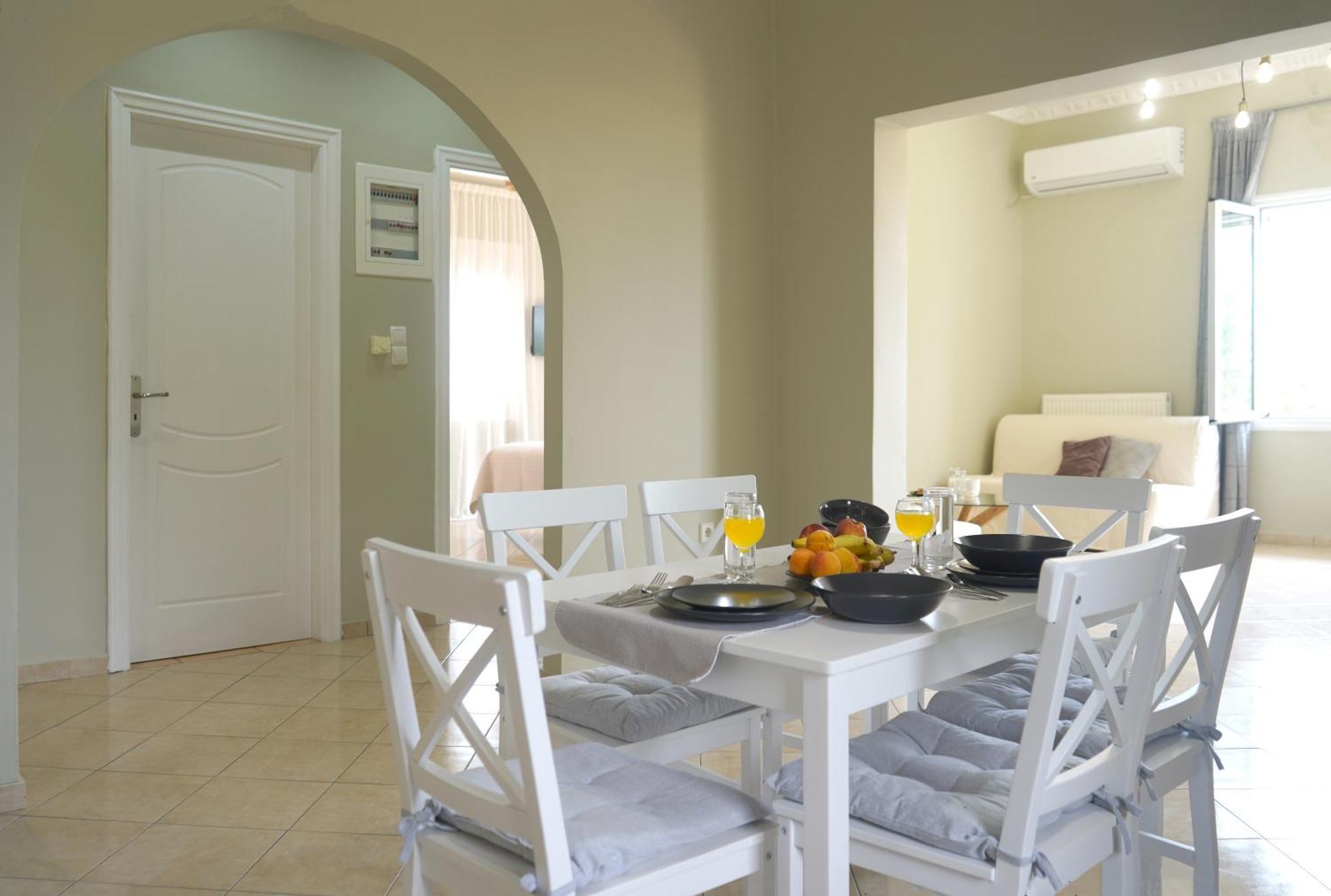 Kalimera Suite カラマタ エクステリア 写真